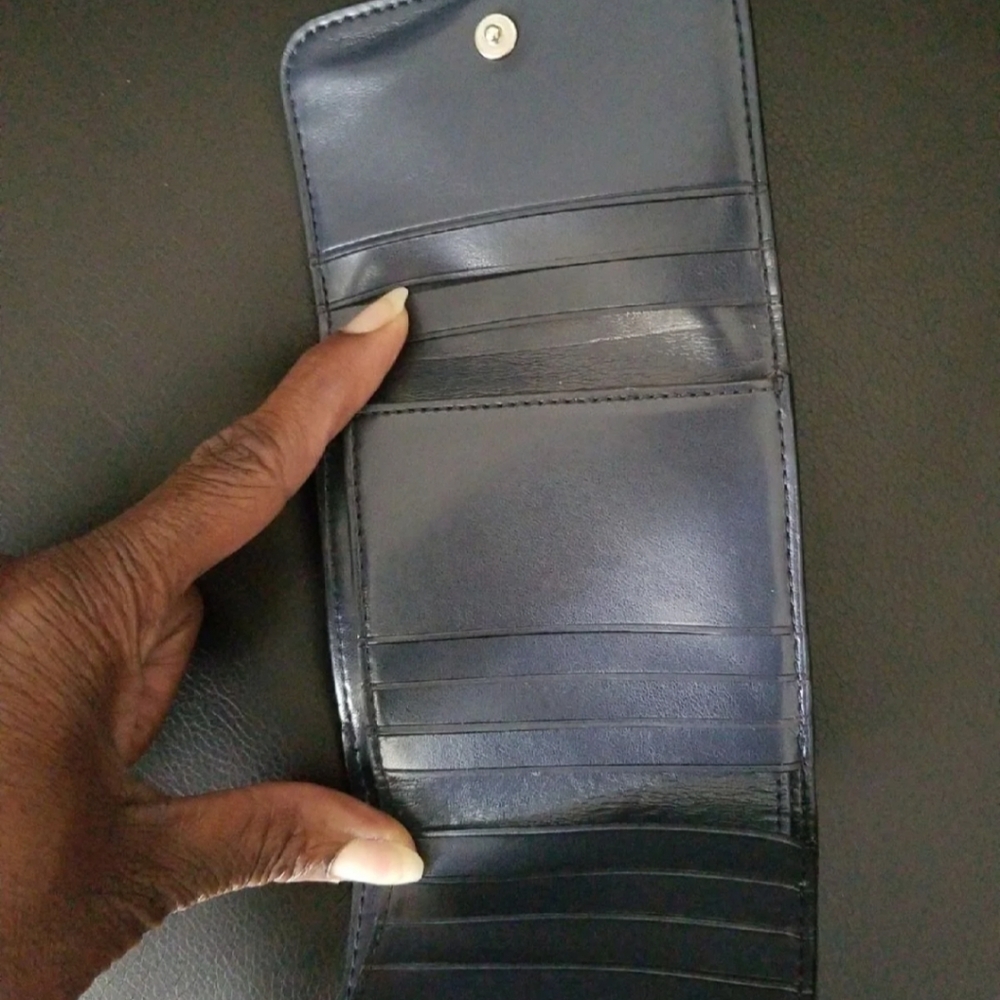 Wallets - Picture 3 of 11